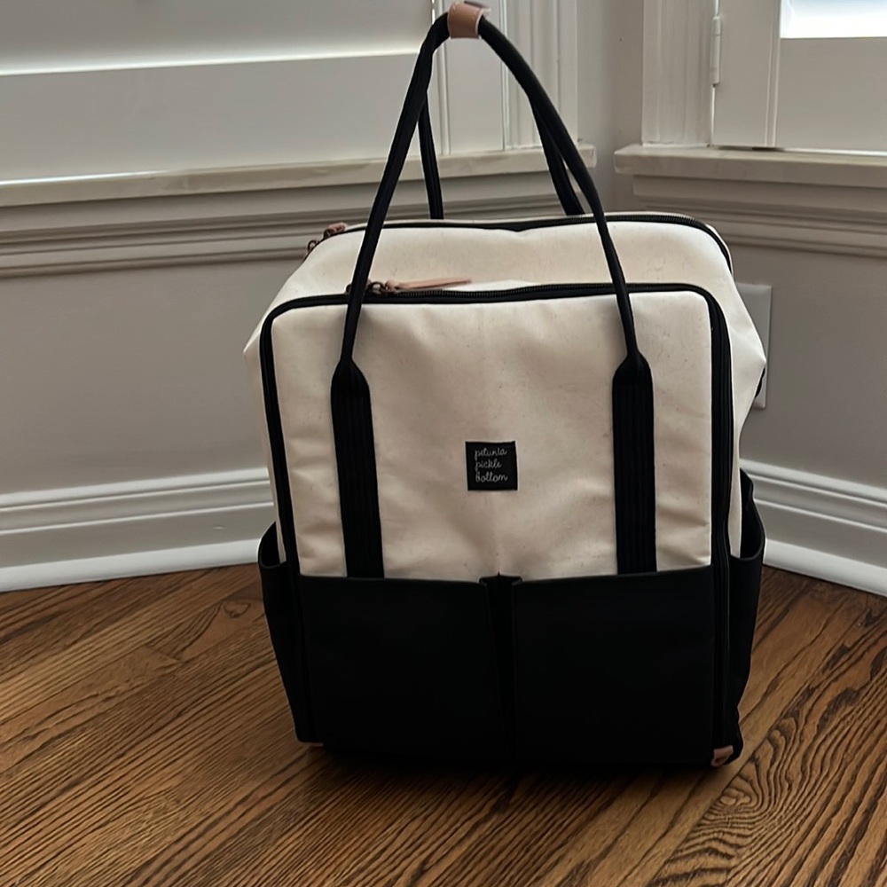 Petunia Pickle Bottom Inter-Mix Backpack & Deluxe Kit in Birch/Black! Never used